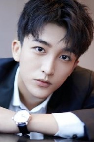 黄子弘凡