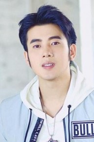 吴逸迦
